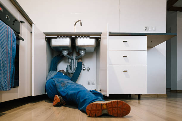 Professional Leak Detection technician working in Deerfield Beach, FL